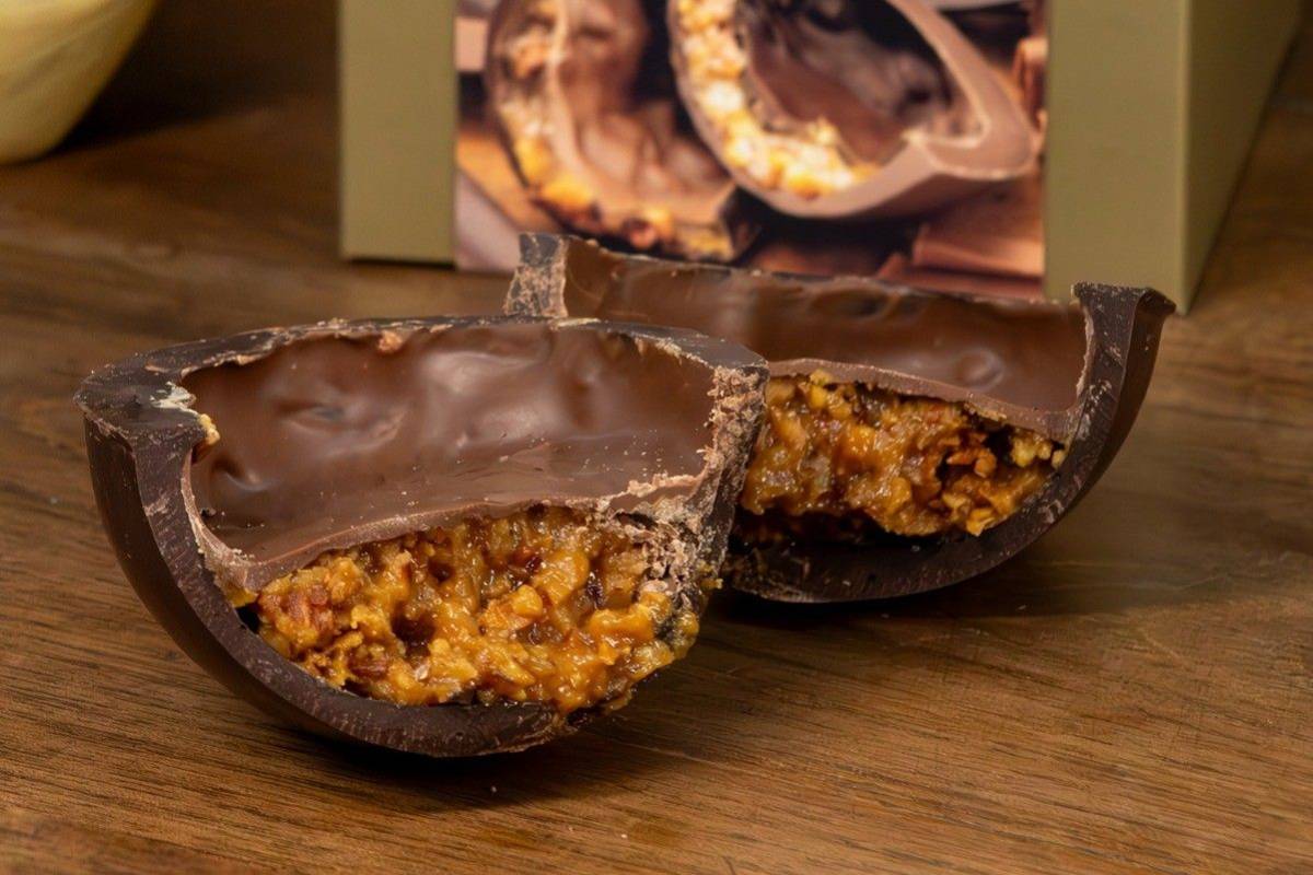 Ovo Crumble de Amêndoas com Doce de Leite 340g