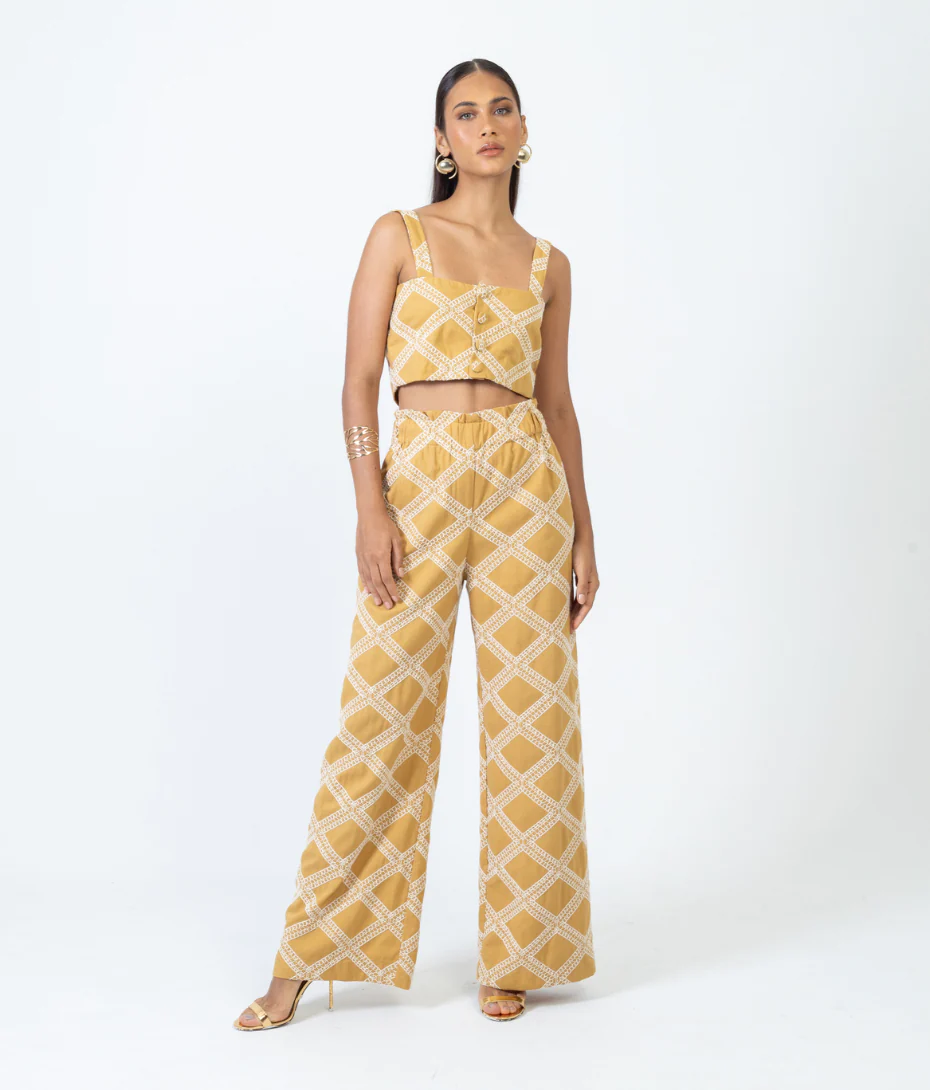 calça relevos cosmos juliana santos