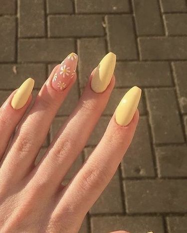 unhas amarelas tendência