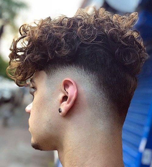 Low Fade em Cabelo Cacheado