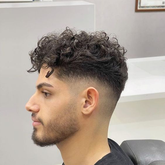 Low Fade em Cabelo Cacheado