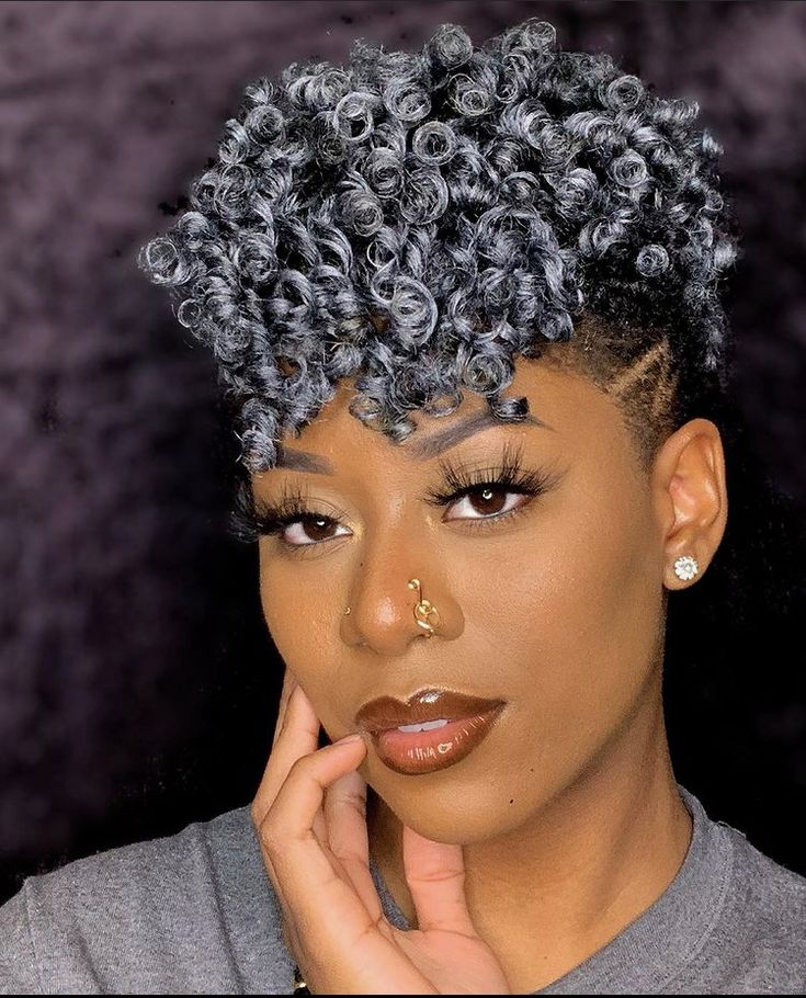 cabelo curto moicano