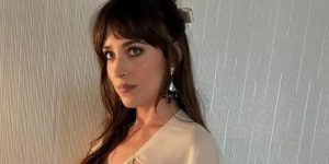 penteado com Laço Dakota Johnson