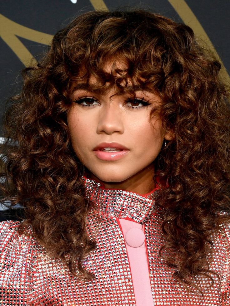 shaggy cortes de cabelo rosto oval