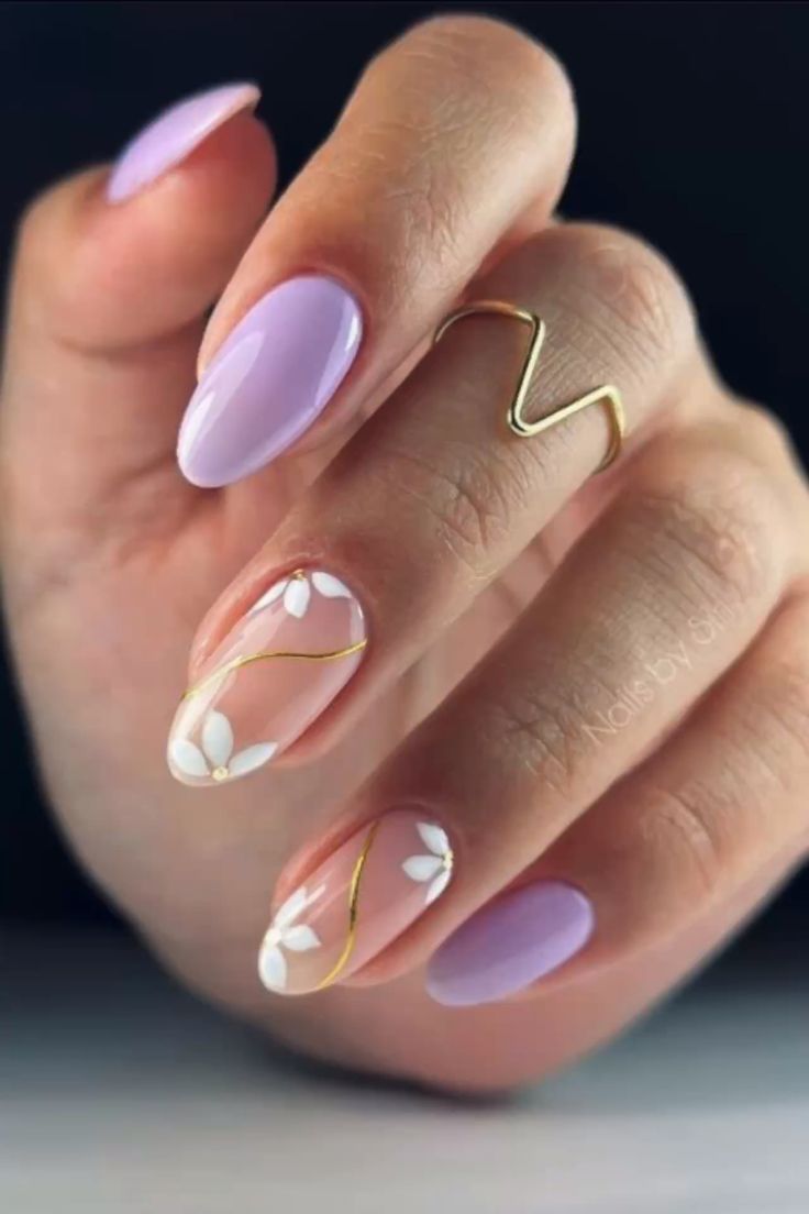 unhas decoradas para o fim de semana lilás com flores