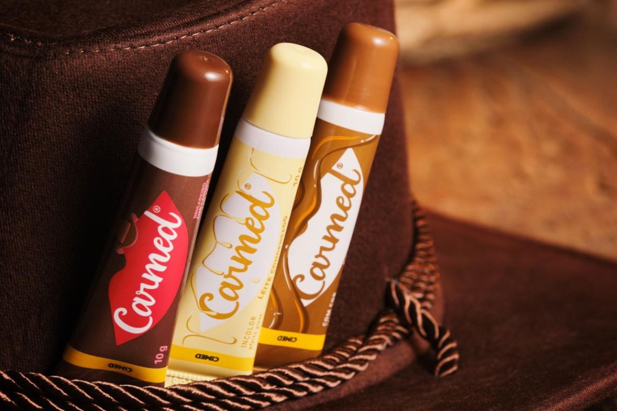 Ana Castela e Carmed