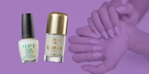 Montagem com dois frascos de bases fortalecedoras e um par de mãos femininas ao fundo