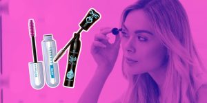 Mulher passando rímel; ao seu lado, dois frascos de máscaras de cílios à prova d'água